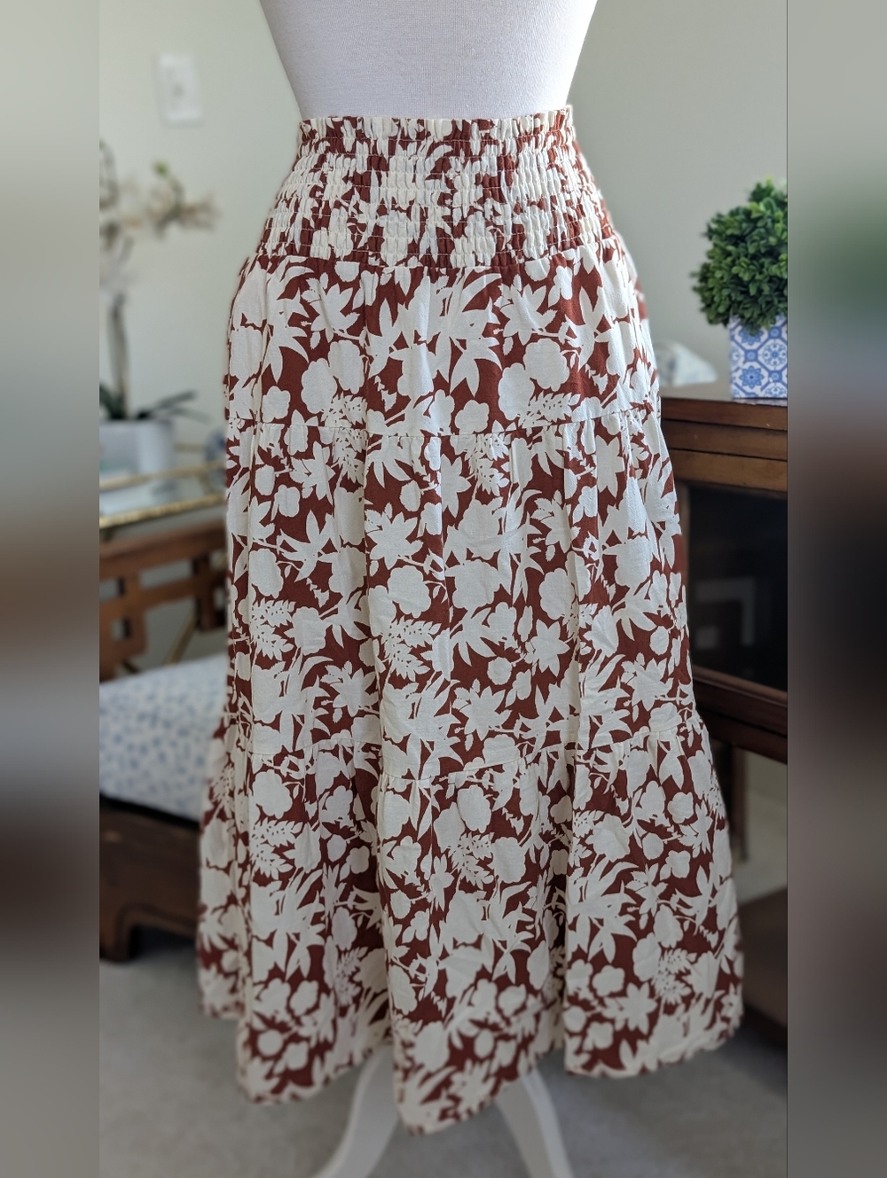 Universal Thread Rust and White Floral Tiered Maxi Skirt